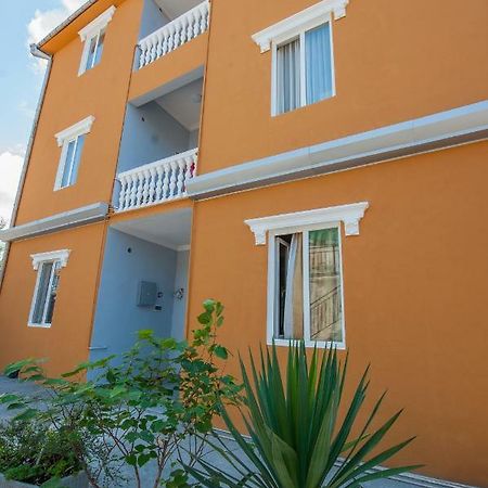 Hotel Cosmos Batumi Exterior photo