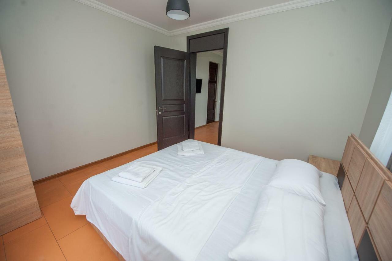 Hotel Cosmos Batumi Exterior photo