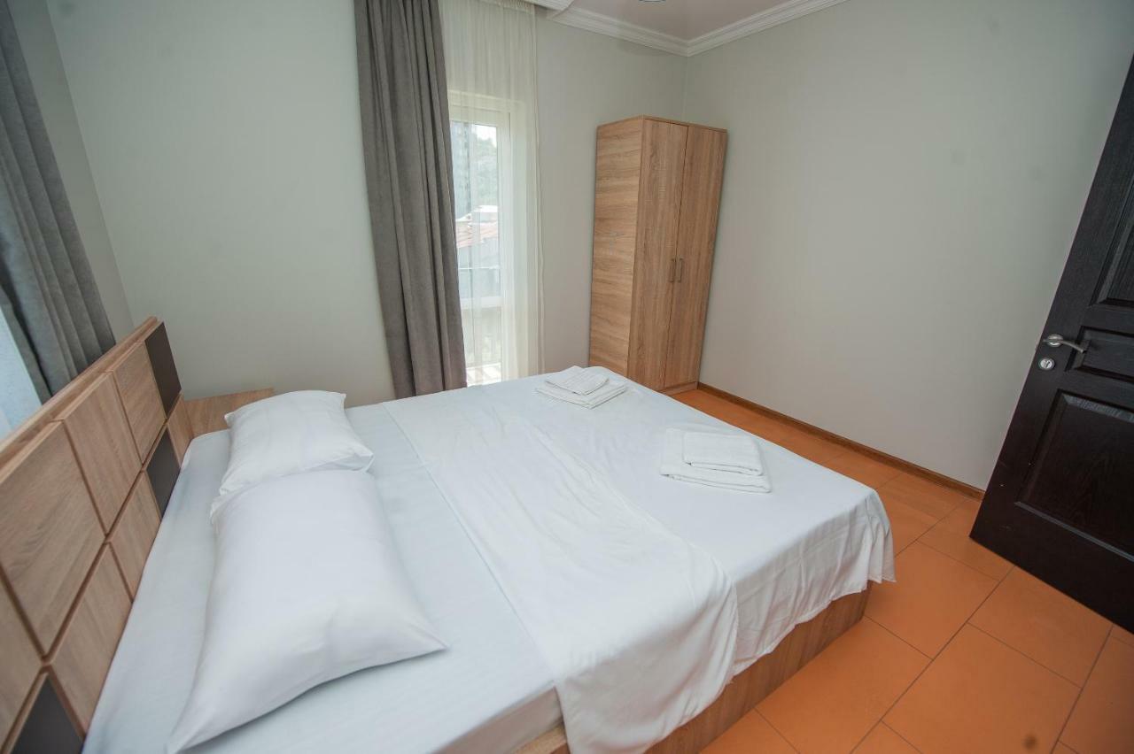 Hotel Cosmos Batumi Exterior photo